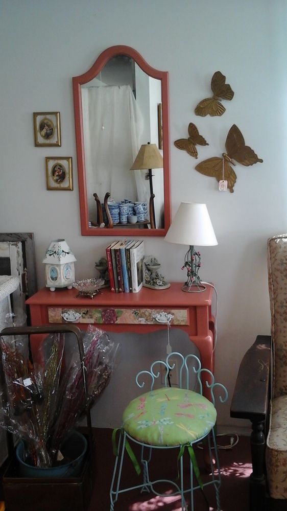 DRAGONFLY CREEK ANTIQUES Updated April 2024 155 Mill Rd, Mcdonough