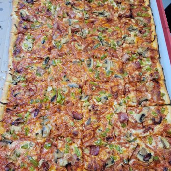 Capri Pizza - Cooked just the way we asked.  Perfection!!! - Pizza Near Me - Windsor, Ontario