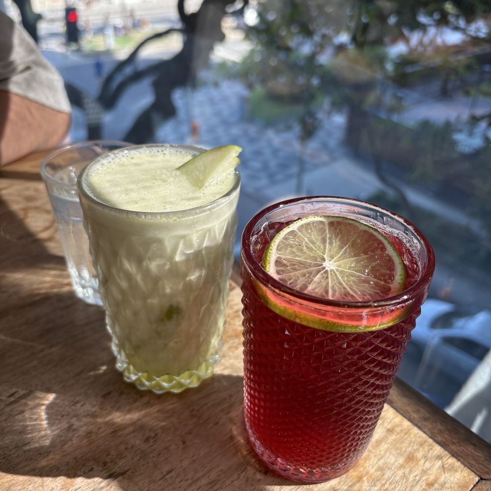 Apple mocktail (left) hibiscus lemonade (right)