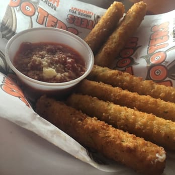 Hooters - Sports Bars Near Me - Fairview Heights, Illinois