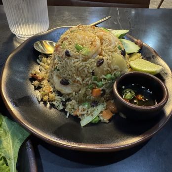 Som Boon Thai Kitchen - Pineapple Fried Rice - Thai Near Me - Houston, Texas