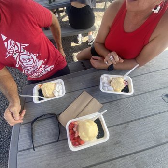 Da Sweet Spot - Boba, strawberries, and haupia with vegan condensed and regularly condensed milk - Shaved Snow Near Me - Kihei, Hawaii