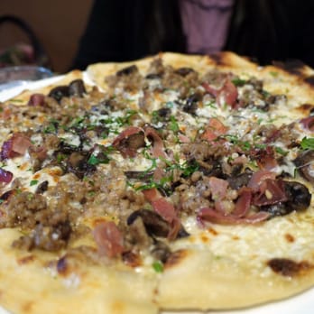Pasta Moon - House made sausage pizza - Italian Near Me - Half Moon Bay, California Pasta Moon - House made sausage pizza - Italian Near Me - Half Moon Bay, California