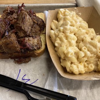 Stockyards Brewing - Burnt Ends w/ awesome mac-n- cheese - Sandwiches Near Me - Kansas City, Missouri