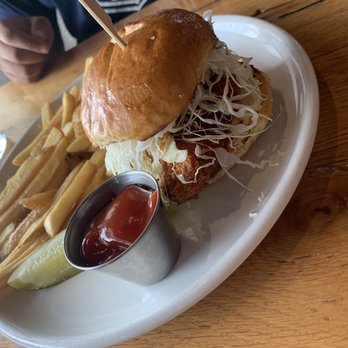 matchbox - Crispy Chicken Sandwich Nashville hot - Pizza Near Me - Arlington, Virginia