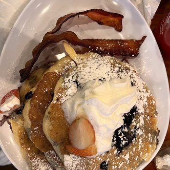 Ruby Slipper Central Business District - Chantilly berry pancakes - Breakfast & Brunch Near Me - New Orleans, Louisiana Ruby Slipper Central Business District - Chantilly berry pancakes - Breakfast & Brunch Near Me - New Orleans, Louisiana