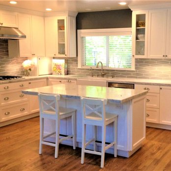 Abbellire Kitchens - From a broad array of options, Meg and Rich chose what worked best for them. - Cabinetry Near Me Abbellire Kitchens - From a broad array of options, Meg and Rich chose what worked best for them. - Cabinetry Near Me