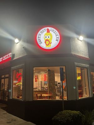 Dave's Hot Chicken by null