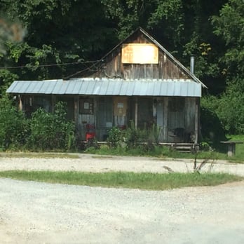 Penn's Store - A close up in August 2015 - Convenience Stores Near Me - Gravel Switch, Kentucky Penn's Store - A close up in August 2015 - Convenience Stores Near Me - Gravel Switch, Kentucky