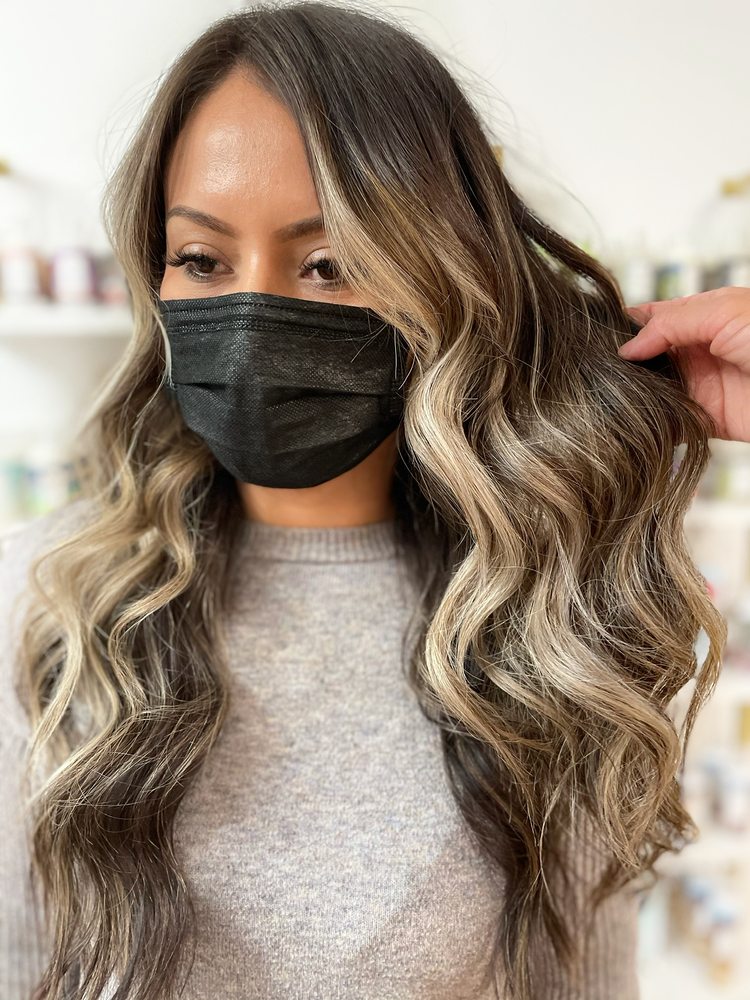 DELORO SALON Updated September 2024 15 Photos 723 E 2nd Ave