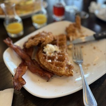 Iron and Ale - Chicken and waffles - Diners Near Me - Nellysford, Virginia Iron and Ale - Chicken and waffles - Diners Near Me - Nellysford, Virginia