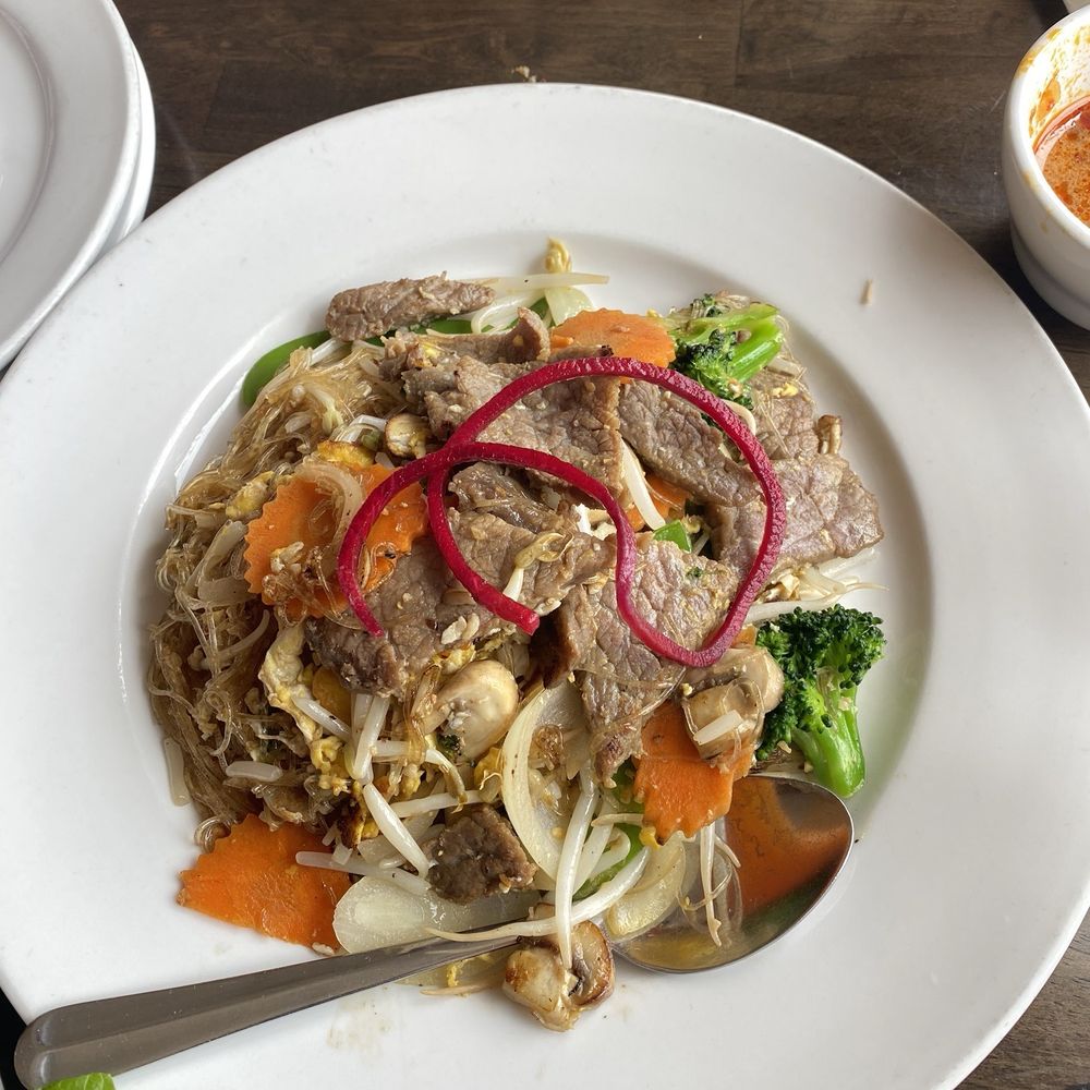 altThai - Stir fried glass noodles, beef & stir fried vegetables - Thai Near Me - Arlington Heights, Illinois altThai - Stir fried glass noodles, beef & stir fried vegetables - Thai Near Me - Arlington Heights, Illinois