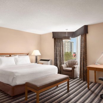 Royal Hotel West Edmonton - Guest room - Hotels Near Me - Edmonton, Alberta Royal Hotel West Edmonton - Guest room - Hotels Near Me - Edmonton, Alberta