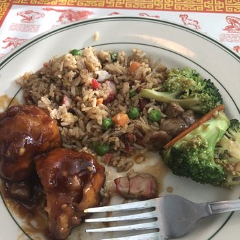Little Peking - General Tso chicken, fried rice, beef and broccoli - Chinese Near Me - Renton, Washington Little Peking - General Tso chicken, fried rice, beef and broccoli - Chinese Near Me - Renton, Washington