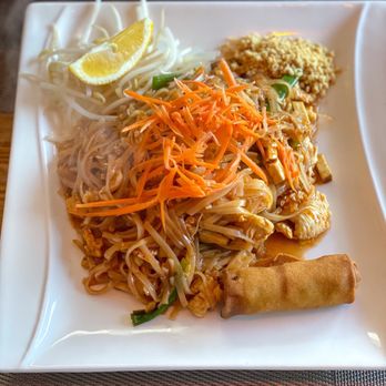 Thai Dishes - L1. Pad Thai Noodles Lunch Special (with chicken) - Thai Near Me - Marlton, New Jersey