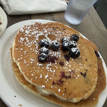 Bobbie's Southern Kitchen - American Near Me - San Antonio, Texas