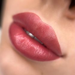 Reina Eyebrows & Facial Threading - Lips blush by nazzii