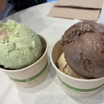 Baskin-Robbins - Ice Cream & Frozen Yogurt Near Me - Honolulu, Hawaii Baskin-Robbins - Ice Cream & Frozen Yogurt Near Me - Honolulu, Hawaii