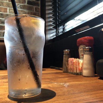 Cheddar's Scratch Kitchen - Water with lemon - Comfort Food Near Me - Erie, Pennsylvania Cheddar's Scratch Kitchen - Water with lemon - Comfort Food Near Me - Erie, Pennsylvania