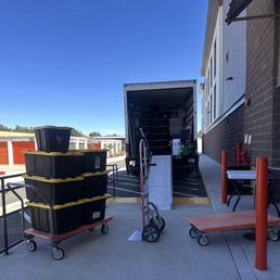 At the 2nd stop, they continued to fill it all the way to the door. Filling the entire truck strategically and with care for our items.