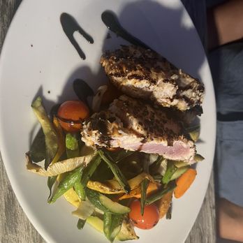 Moonshadows - tuna steak - Seafood Near Me - Malibu, California