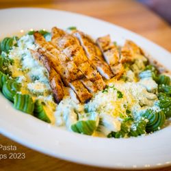 Justa Pasta - Spinach Shells W/ Alfredo and Chicken