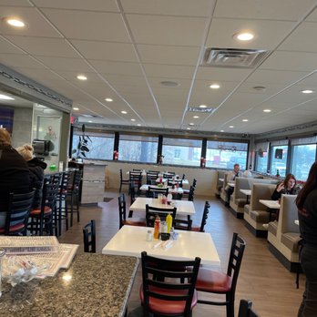 4 D's Coney Island - Main seating - American Near Me - Dearborn Heights, Michigan