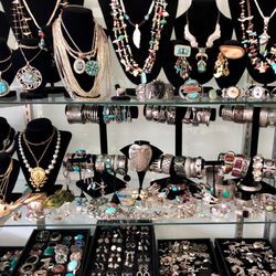 Somewhere In Time Antiques - Vintage Costume Jewelry