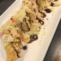 Chef Signature Roll with soy paper. Very good and the tempura is light and crispy!
