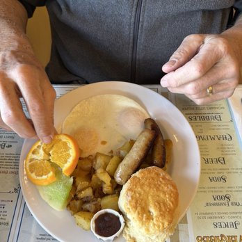 Mom's Restaurant - Farmers Breakfast - Breakfast & Brunch Near Me - Chico, California Mom's Restaurant - Farmers Breakfast - Breakfast & Brunch Near Me - Chico, California