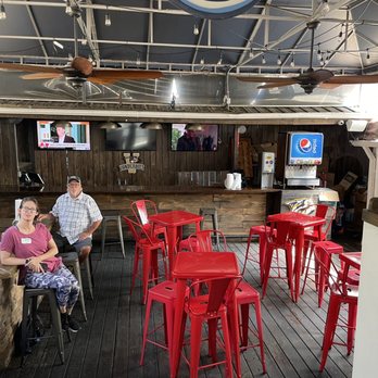 Helen's Hot Chicken - Outdoor bar - Chicken Shop Near Me - Nashville, Tennessee Helen's Hot Chicken - Outdoor bar - Chicken Shop Near Me - Nashville, Tennessee