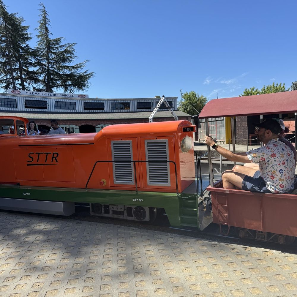 Sonoma TrainTown Railroad - Amusement Parks Near Me - Sonoma, California