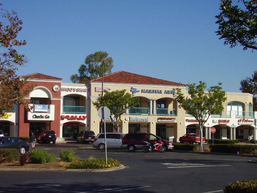 Shopping center exterior repaint