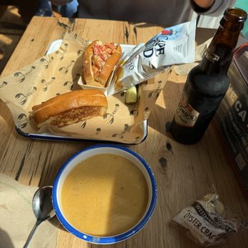Luke's Lobster  - lobster bisque and lobster roll - Seafood Near Me - Seattle, Washington