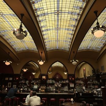 Huber's Cafe - Interior - American Near Me - Portland, Oregon