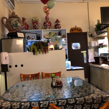 Dew Drop Inn - Interior - Chinese Near Me - Honolulu, Hawaii Dew Drop Inn - Interior - Chinese Near Me - Honolulu, Hawaii