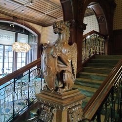 B+b Edinburgh - There be dragons here.