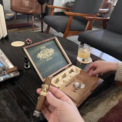 Final Third Cigar & Whiskey Lounge - Cigar