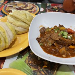 Beef chili and tingmo