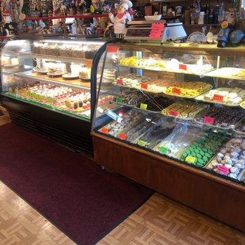Heidelberg Haus - Pastries and cakes - Bakeries Near Me - Indianapolis, Indiana