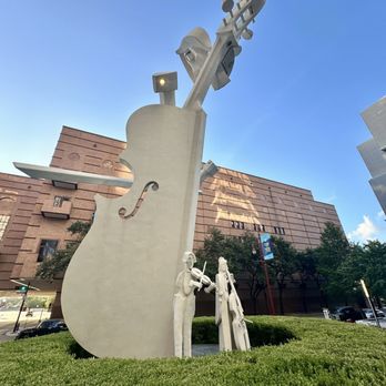 Virtuoso Sculpture - Landmarks & Historical Buildings Near Me - Houston, Texas Virtuoso Sculpture - Landmarks & Historical Buildings Near Me - Houston, Texas