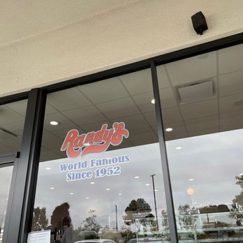 Randy’s Donuts - lots of donuts inside this clean place. I don't remember seeing any seating but I could be wrong as we were in a rush - Coffee & Tea Near Me - San Diego, California Randy’s Donuts - lots of donuts inside this clean place. I don't remember seeing any seating but I could be wrong as we were in a rush - Coffee & Tea Near Me - San Diego, California