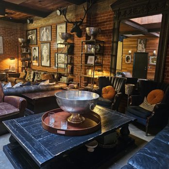Marine Room Tavern - Bars Near Me - Laguna Beach, California Marine Room Tavern - Bars Near Me - Laguna Beach, California