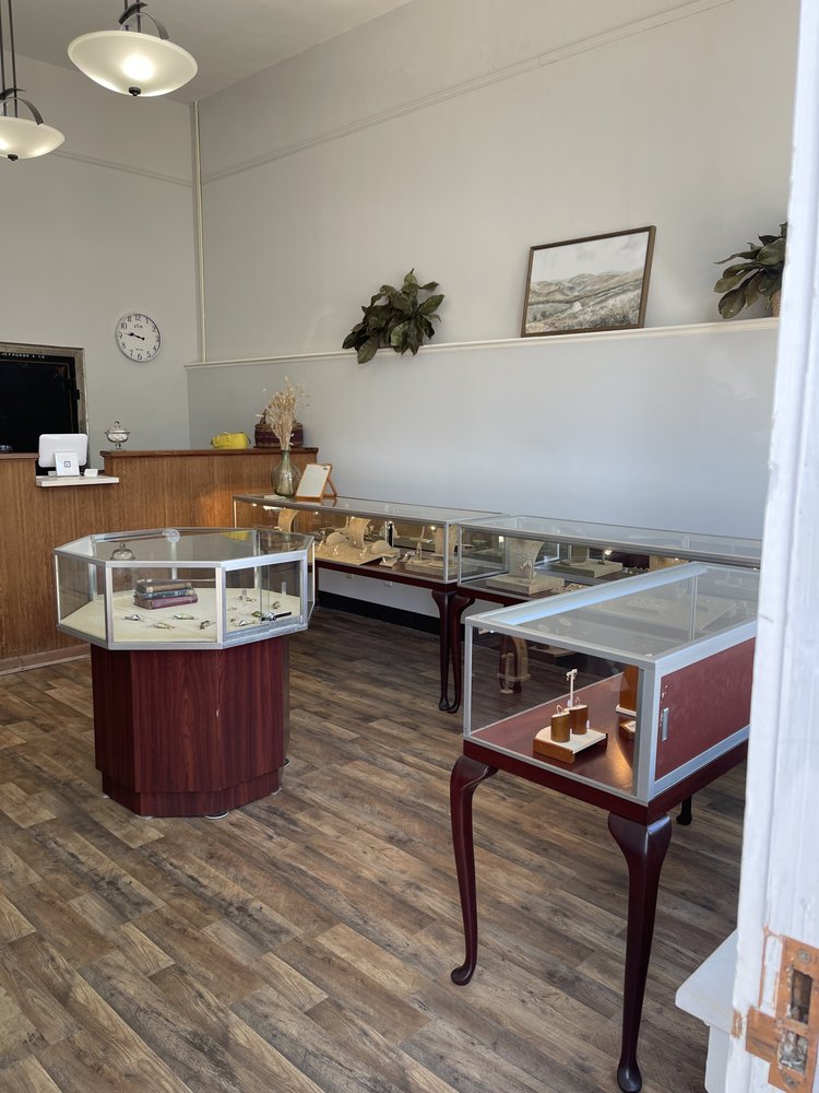 HOLLOWAY JEWELERS Request a Quote Jewelry 104 E Kelly St