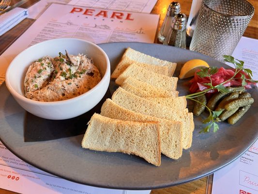 Pearl Tavern by null