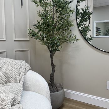RM Studios - Eyebrow Services Near Me - Louisville, Kentucky RM Studios - Eyebrow Services Near Me - Louisville, Kentucky