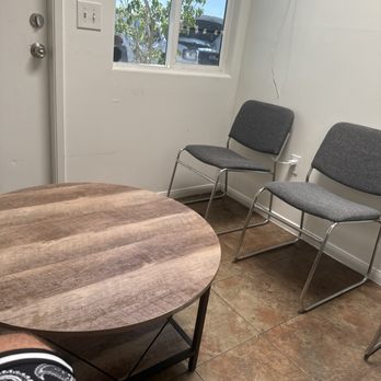 Upland Smog Center - Nice waiting room with view of your vehicle - Smog Check Stations Near Me - Upland, California