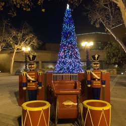City of Lakewood City Hall - 12/18/22 So pretty!!