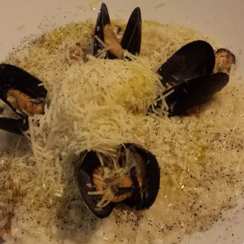 B-Floor - Risotto cozze e pecorino (che mettono in grandi quantità su molti dei loro piatti!) - Italian Near Me - Milan, Michigan B-Floor - Risotto cozze e pecorino (che mettono in grandi quantità su molti dei loro piatti!) - Italian Near Me - Milan, Michigan
