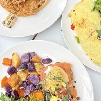 Lapisara Eatery - Smoked Salmon Benedict, Chicken Waffle, Thai PaNang Omelette - Breakfast & Brunch Near Me - San Francisco, California Lapisara Eatery - Smoked Salmon Benedict, Chicken Waffle, Thai PaNang Omelette - Breakfast & Brunch Near Me - San Francisco, California